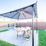 Apartamento Scenic View - Infra Sauna - Spacious - Mandula Vendeghaz *