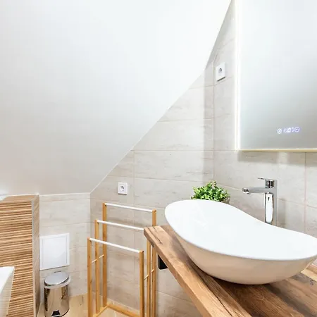 Апартаменты Scenic View - Infra Sauna - Spacious - Mandula Vendeghaz