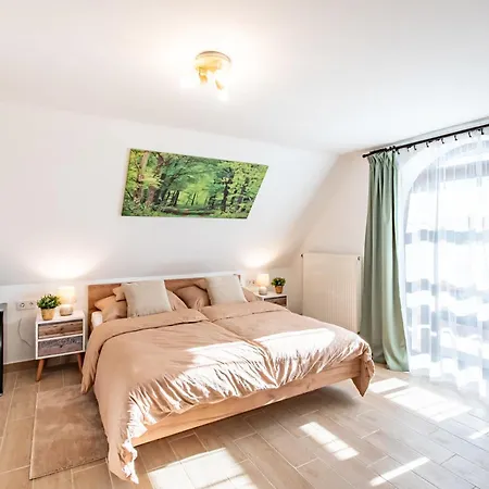 Scenic View - Infra Sauna - Spacious - Mandula Vendeghaz Апартаменты