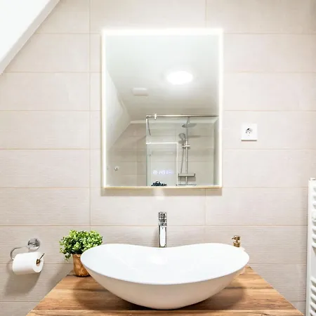 Scenic View - Infra Sauna - Spacious - Mandula Vendeghaz Апартаменты *