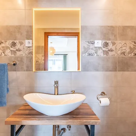 Scenic View - Infra Sauna - Spacious - Mandula Vendeghaz Апартаменты Bodrogkisfalud