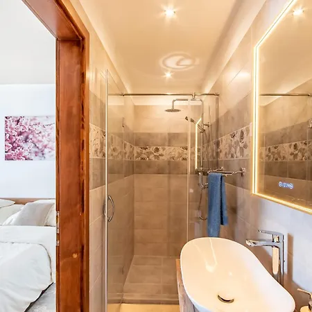Апартаменты Scenic View - Infra Sauna - Spacious - Mandula Vendeghaz Bodrogkisfalud