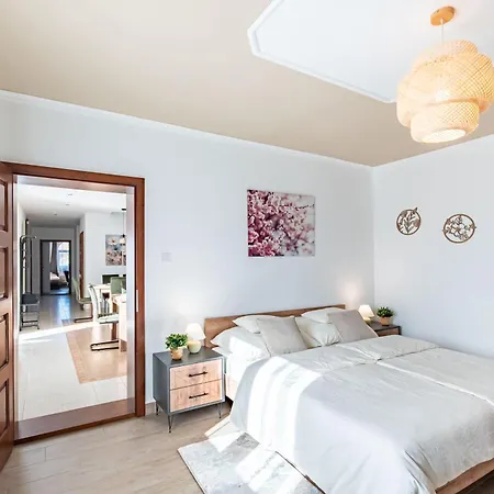 Scenic View - Infra Sauna - Spacious - Mandula Vendeghaz Апартаменты *