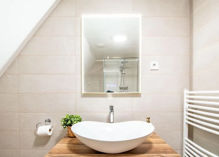 Scenic View - Infra Sauna - Spacious - Mandula Vendeghaz Lägenhet *